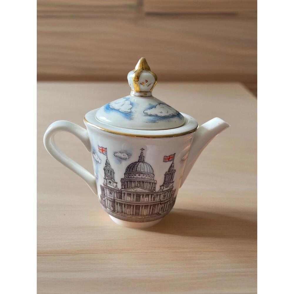 Vintage London Landmarks Teapot by David Birch